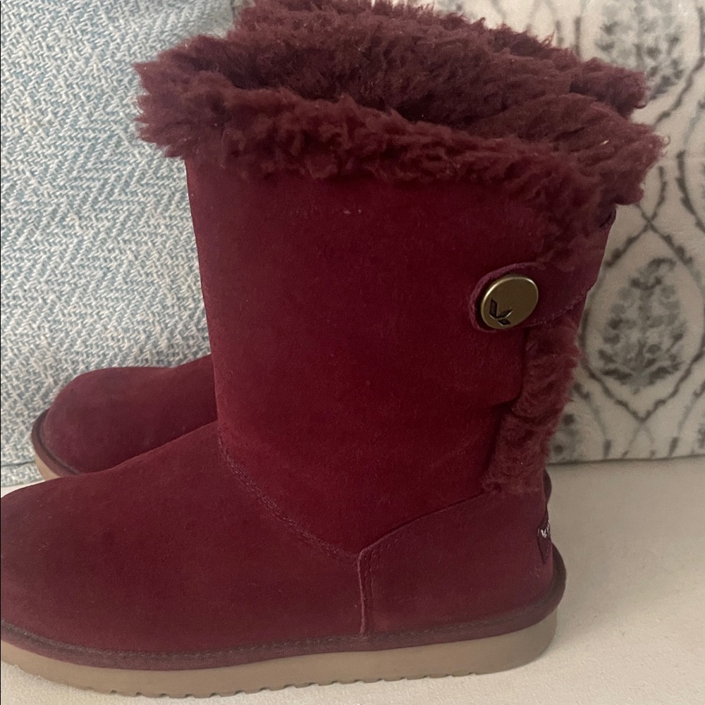 Koolaburra Maroon Suede Winter Boots